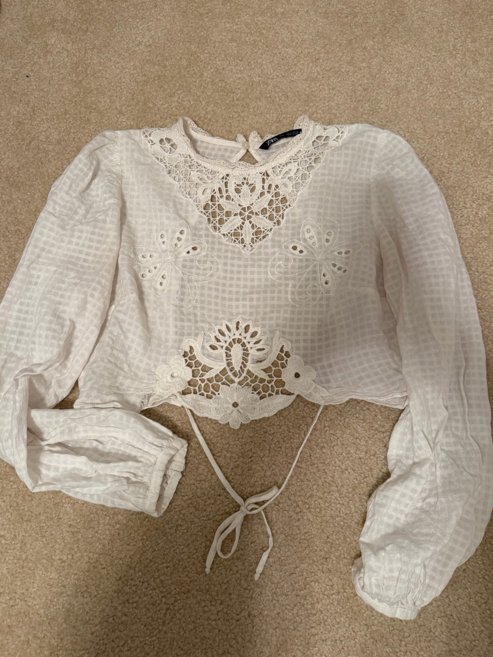 Zara White Lace Trim Long-Sleeve Crop Top size L